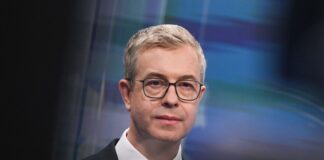 Nach neuen Zahlen könnte CDU-Spitzenkandidat Stefan Evers auch rechnerisch mit Grünen und SPD keine Regierung bilden.