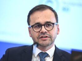 Brandenburg wirbt um Polizei-Nachwuchs aus Berlin Brandenburgs Innenminister Jan Redmann (CDU) wirbt um Bewerber für die Polizei und schielt dabei gezielt auch auf Nachwuchs aus Berlin.