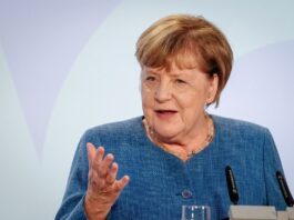 Merkel wirbt nach CDU-Wahlschlappen fürs Brückenbauen Altkanzlerin Merkel wirbt fürs Brückenbauen: «Muss Anspruch von Volksparteien sein.»