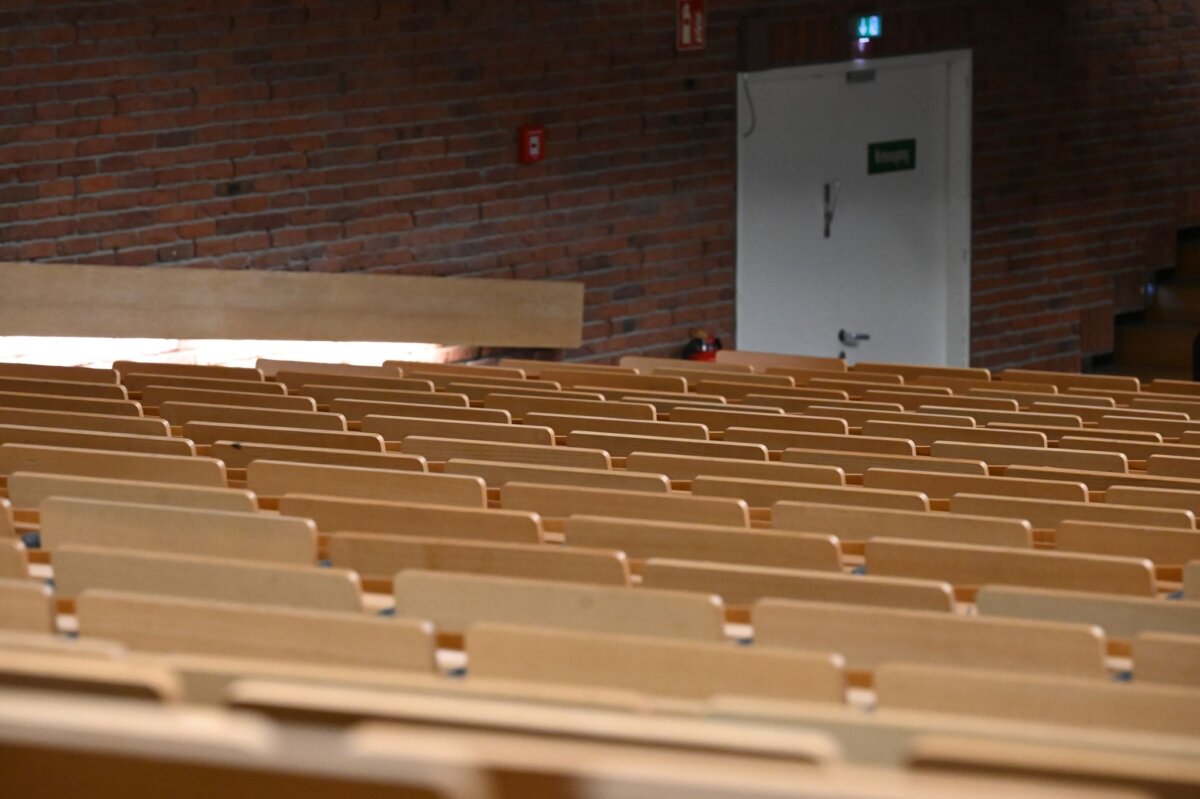 Hörsaal in der Universität Voraussetzungen für die Teilnahme an öffentlichen Ringvorlesungen gibt es nicht. (Archivbild)