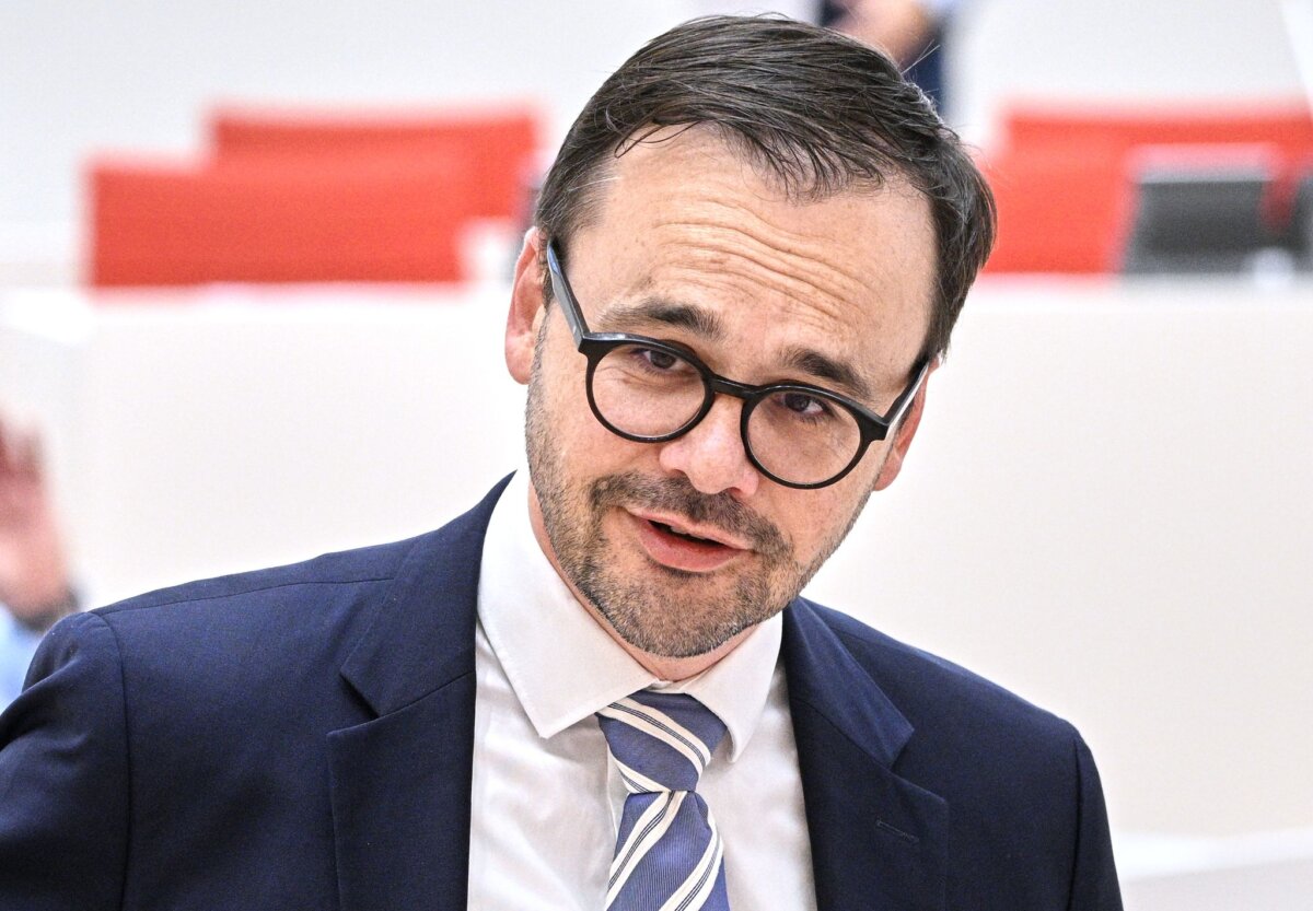 Innenminister Redmann Innenminister Redmann setzt auf Repression nach den Angriffen von Jugendgruppen. (Archivbild)