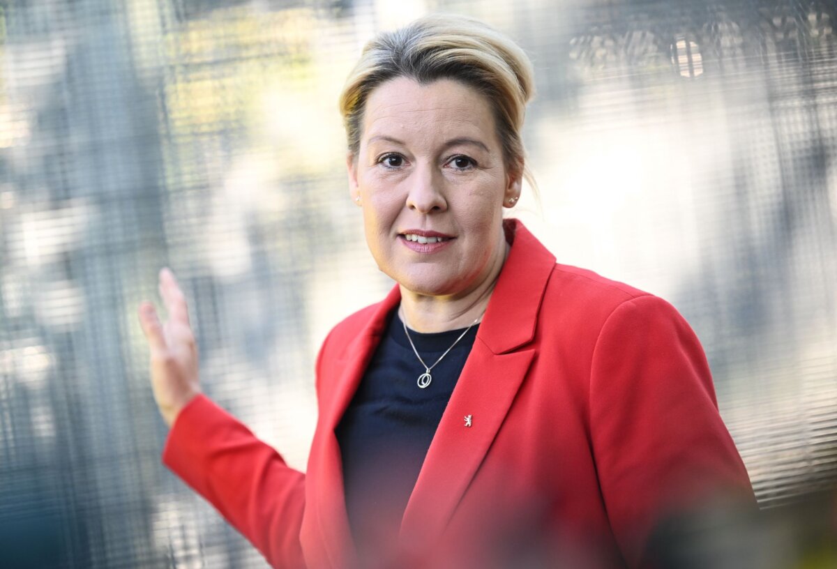 Franziska Giffey SPD-Wirtschaftssenatorin Franziska Giffey sieht eine Regierungszusammenarbeit ihrer Partei mit der Linke ausgesprochen kritisch. (Archivbild)