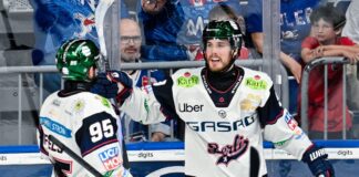 Eisbären Berlin gewinnen mit 4:1 gegen Nürnberg Angreifer Ty Ronning (r.) steuerte drei Tore zum Heimsieg der Eisbären Berlin gegen die Nürnberg Ice Tigers bei. (Archivbild)