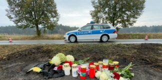 Bürgermeister nach Horror-Unfall: «Ganz schlimme Tragödie» Die Trauer nach dem tragischen Verkehrsunfall bei Biesenthal im nordöstlichen Brandenburg ist groß.