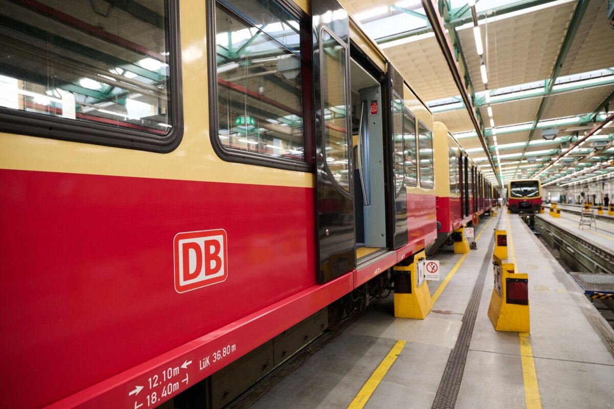Jubiläumsfeier 100 Jahre S-Bahn-Werk Oranienburg Hier werden seit hundert Jahren S-Bahnen repariert.
