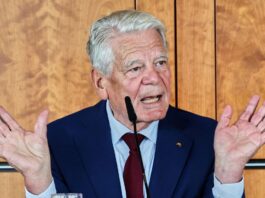Gauck: Rot-Grün-Rot in Berlin durch Wählervotum vorgegeben «Nicht die Regierung, die ich mir wünsche»: Joachim Gauck hält Rot-Grün-Rot in Berlin dennoch für richtig. (Archivbild)