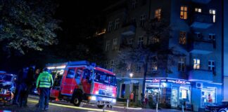 Brand in Ladengeschäft in Wedding Die Feuerwehr war am Abend in Berlin-Wedding im Einsatz.