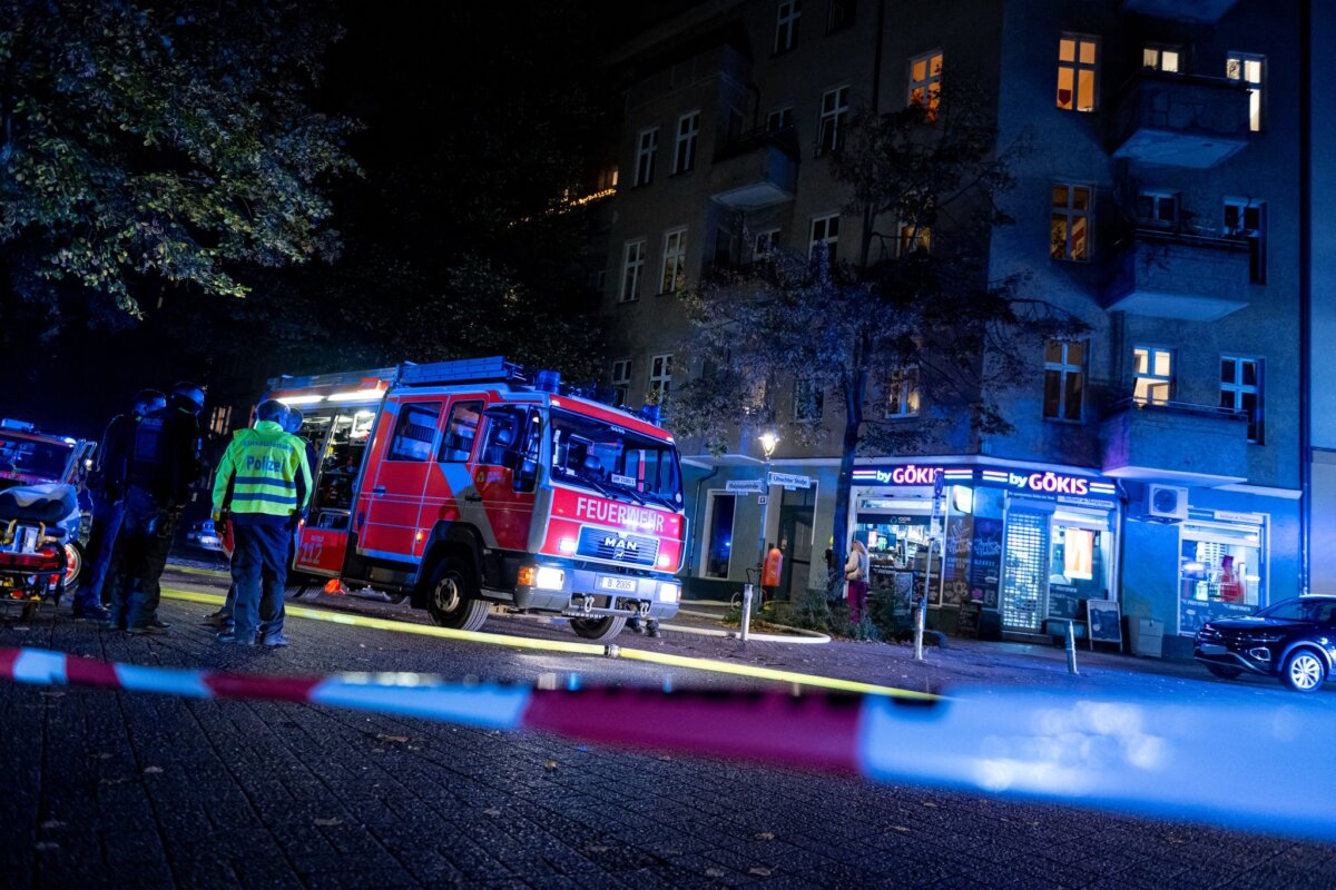 Brand in Ladengeschäft Die Feuerwehr war am Abend in Berlin-Wedding im Einsatz.