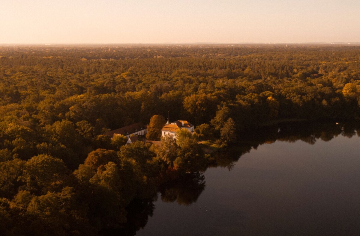 Jagschloss Grunewald Das Jagdschloss Grunewald liegt am Ufer des Sees. (Archivbild)
