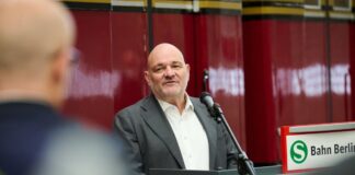 Verkehrsminister unterstützt Angebot für Gelegenheitsfahrer Crumbach setzt sich für eine Ticketform für Gelegenheitsfahrer ein. (Archivbild)