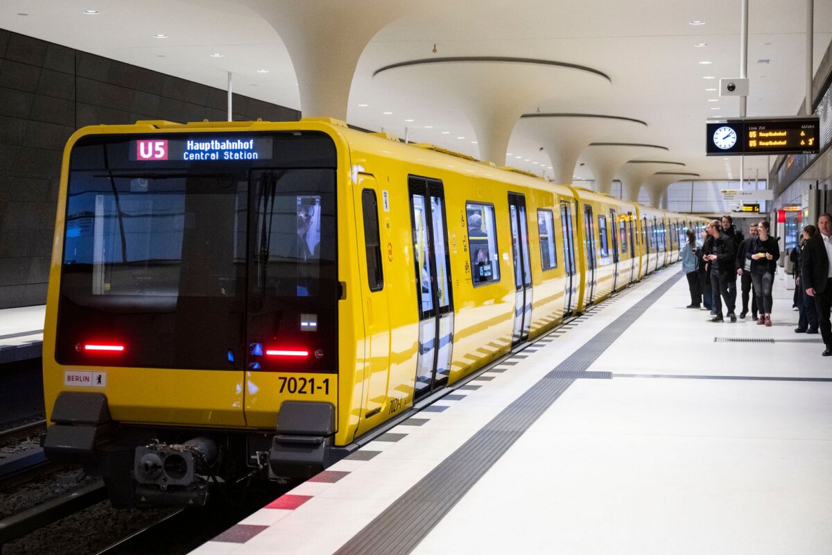 U-Bahn in Berlin Seit Mai sind die Züge der Baureihe J auf der U5 unterwegs. Ab Montag sollen sie auch auf der U9 eingesetzt werden. (Archivbild)