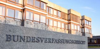 Erfolg für Linke in Karlsruhe – Reiche muss Video löschen Die Linke ist vors Bundesverfassungsgericht gezogen. (Archivbild)