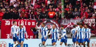 3:0 in Lautern: Hertha bleibt ungeschlagener Spitzenreiter Die Spieler von Hertha BSC jubeln über den Treffer zum 1:0 von Sebastian Grönning.