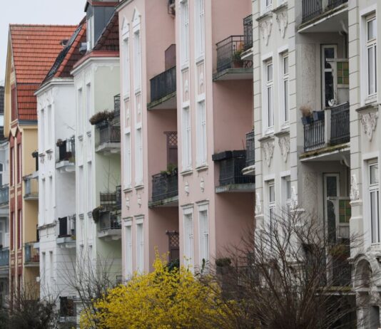 Vergesellschaftung verbieten? Regierung noch in Abstimmung Linke, Grüne und SPD in Berlin wollen durch Vergesellschaftungen die Mieten senken. (Symbolbild)