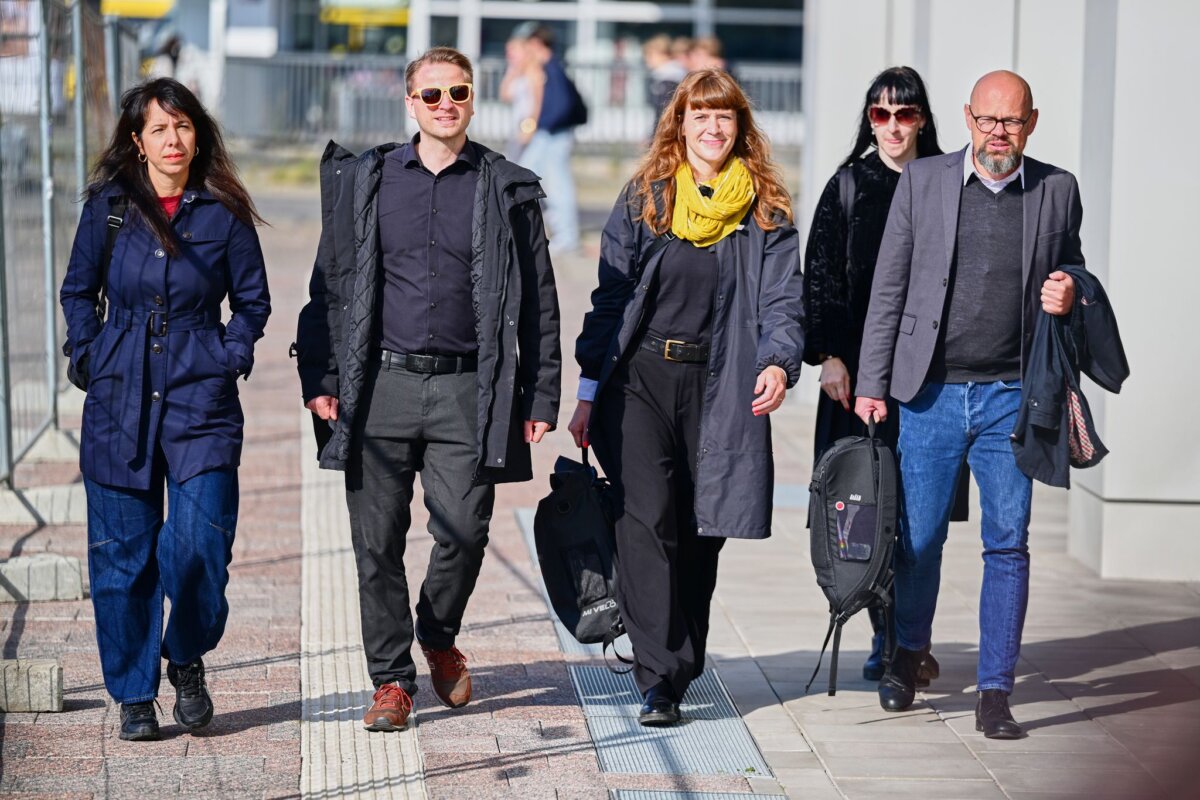 Regierungsbildung nach der Wahl zum Berliner Abgeordnetenhaus Eine Delegation der Berliner Linken traf sich im Haus der Statistik mit Vertretern von Grünen und SPD.