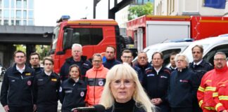 Berlins Innensenatorin Spranger schließt die Fortsetzung ihres Amtes auch in einer Koalition mit Linken und Grünen nicht aus. 