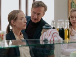 «Nine to Five»: Fremdscham im Bürgeramt Die acht Folgen sind ab jetzt beim ZDF streambar, ab dem 27. Oktober zeigt ZDFneo um 21.45 Uhr wöchentlich eine Doppelfolge im linearen Fernsehen. (Handout)