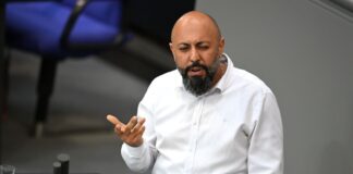 Linksfraktionschef sieht Koçak weiter in der Fraktion Koçak hatte nach der Abgeordnetenhauswahl in Berlin seinen Sitz im Innenausschuss des Bundestages abgegeben. (Archivbild)