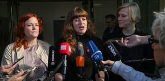 Berlin: Parteien-Treffen zu Antisemitismus ohne Ergebnis Die Parteivorsitzenden Bettina König (SPD, l-r), Kerstin Wolter (Die Linke) und Nina Stahr (Bündnis 90/Die Grünen) haben gemeinsam mit anderen Vertretern ihrer Parteien über Antisemitismus beraten.