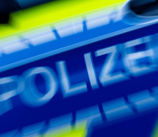 Lkw-Unfall auf A100 führt zu stundenlanger Sperrung Der Abschnitt der A100 war für mehrere Stunden voll gesperrt. (Symbolbild)
