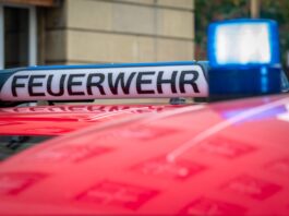 Leiche bei Brand in Berliner Kellerwohnung gefunden Ein Notarzt konnte nur noch den Tod der Person feststellen. (Symbolbild)
