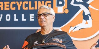 BR Volleys vor Duell mit Giesen: «Brauchen solche Spiele» Volleys-Trainer Andrea Anasasi erwartet gegen Giesen wieder eine schwierige Aufgabe (Archivbild)