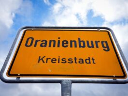Linken-Büro angegriffen – Zwei Verletzte durch Pfefferspray In Oranienburg kam es zu einem Pfefferspray-Angriff auf Mitglieder der Linksjugend. Die Polizei leitete eine Fahndung ein. (Symbolbild)