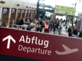 Ferien: Darauf müssen sich Berliner Reisende einstellen Am ersten Ferienwochenende erwarten die Betreiber des BER rund 280.000 Passagiere. (Archivbild)