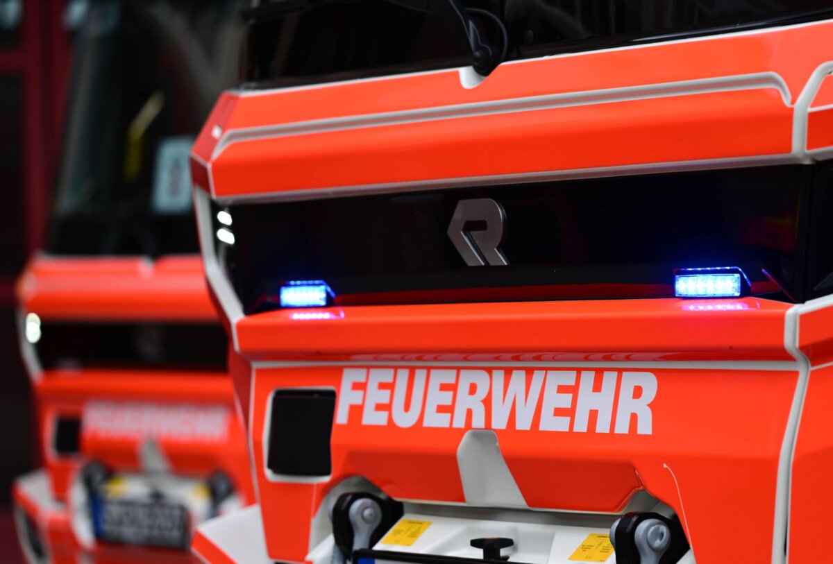 Feuerwehr Die Feuerwehr war im Einsatz, weil vier Tanklaster am Samstag gebrannt haben. (Symbolfoto)