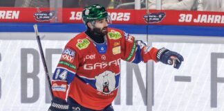 Eisbären Berlin gewinnen in der CHL mit 2:1 gegen Klagenfurt Angreifer Liam Kirk erzielte den ersten Treffer der Eisbären Berlin im letzten CHL-Hauptrundenspiel gegen Klagenfurt. (Archivbild)