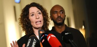 Grüne: Werden uns als Politik nicht einschüchtern lassen Die Grünen-Politiker Bettina Jarasch (l.) und Philmon Ghirmai äußerten sich vor Journalisten zur Causa Eralp.