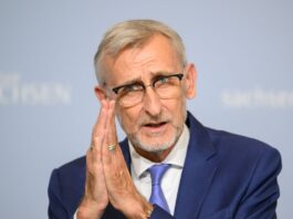 Sächsisches Innenministerium löscht Post zu Berliner Linken Armin Schuster rudert nach Kritik an seinem Post zurück und erklärt sich. (Archivbild)