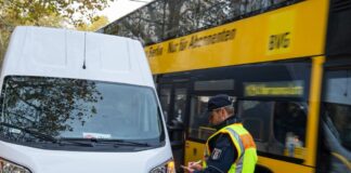 Tausende Autos blockieren Busspuren – BVG setzt auf Kampagne Die Berliner Verkehrsbetriebe (BVG) starten eine Kampagne für freie Busspuren. (Symbolbild)