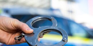 Jugendgewalt – Behörden wollen sich enger abstimmen «Unser Ziel ist es, weitere Straftaten zu verhindern und das Sicherheitsgefühl der Menschen in Potsdam zu stärken», sagte Polizeidirektor Mathias Ehrchen laut der Mitteilung. (Symbolbild)
