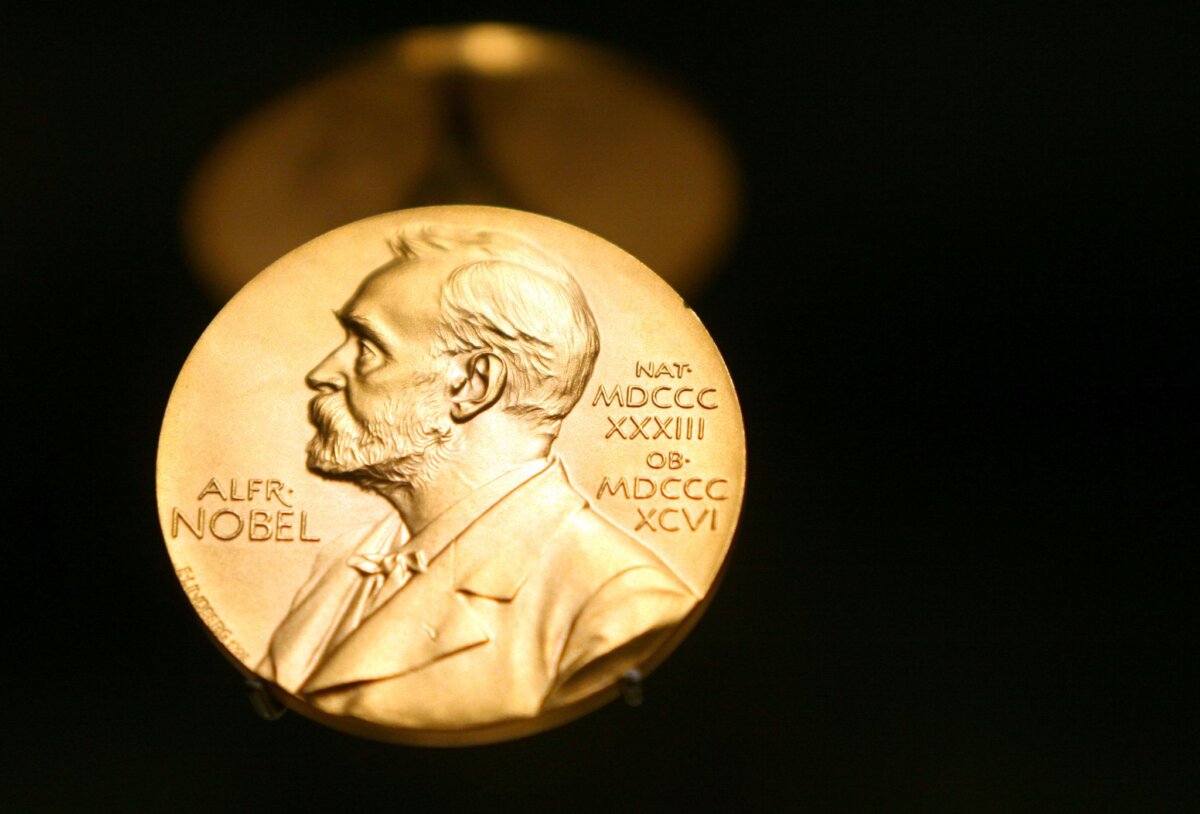 Nobelpreis-Medaille Neben dem Preisgeld gibt es für die Geehrten eine goldene Medaille. (Illustration)