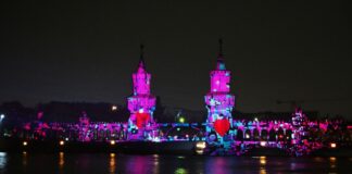 Festival of Lights startet in Berlin Das Festival lockt bis zum 18. Oktober abends ins Freie.