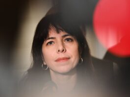 Eralp rechnet mit klarer Zustimmung für Koalitionsgespräche Elif Eralp sagte, sie sei sich sehr sicher, beim Parteitag eine große Mehrheit für Koalitionsverhandlungen mit Grünen und SPD zu bekommen. (Archivbild)