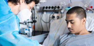Der 19-jährige Patient wird nach der Behandlung für weitere 15 Jahre beobachtet.