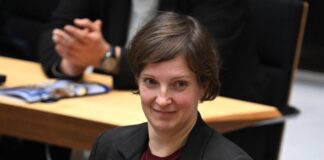 Mit Hendrikje Klein stellt erstmals die Linke eine Präsidentin des Berliner Abgeordnetenhauses. 