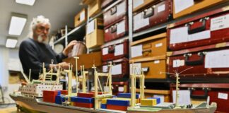 MS Frankfurt/Oder: Modell erinnert an DDR-Technikgeschichte Das Modell ist etwa 60 Zentimeter groß.