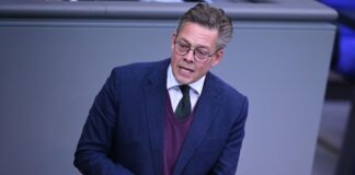 Der Grünen-Bundestagsabgeordnete Konstantin von Notz zeigt sich schockiert über den «Spiegel»-Bericht zu Elif Eralp (Archivbild).