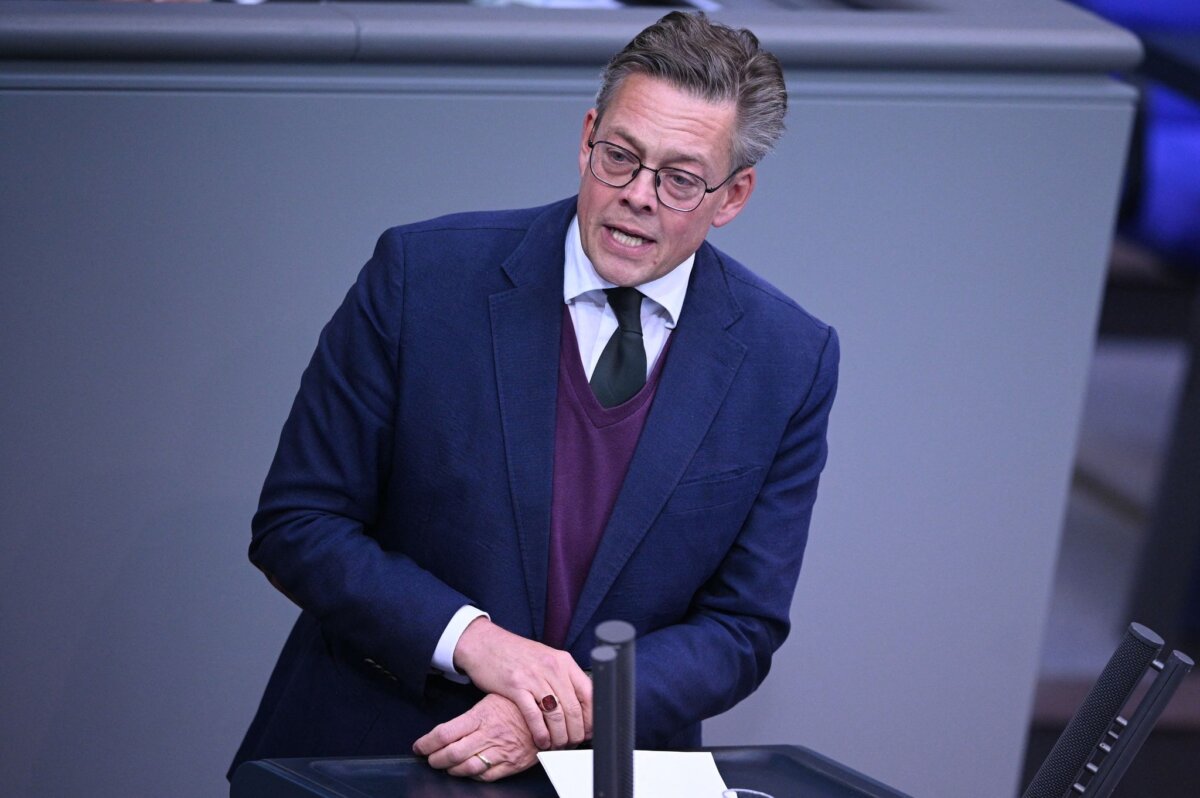 Bundestag Der Grünen-Bundestagsabgeordnete Konstantin von Notz zeigt sich schockiert über den «Spiegel»-Bericht zu Elif Eralp (Archivbild).