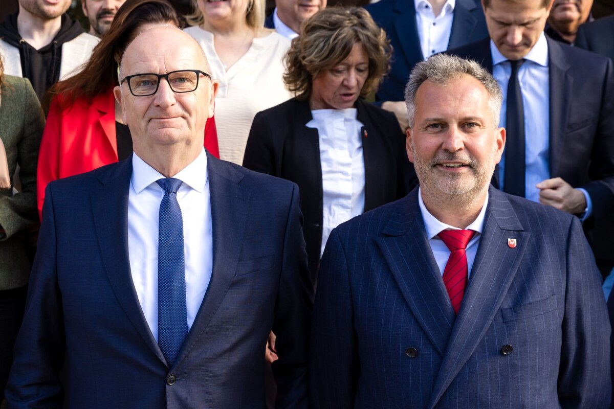«Kabinett vor Ort» in Cottbus Tobias Schick (SPD) empfing Woidke und sein Kabinett.