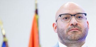 Minister: «Eine Flagge bewirkt noch keinen Zusammenhalt» René Wilke (SPD) ist Brandenburgs Gesundheits- und Sozialminister sowie für gesellschaftlichen Zusammenhalt zuständig. Dieser Bereich ist auch Teil seines Ministertitels. (Archivbild)