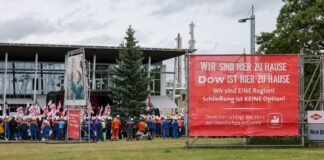 IW: Osten holt wirtschaftlich seit Jahren nicht mehr auf Probleme gibt es unter anderem in der Chemiebranche. (Archivbild)