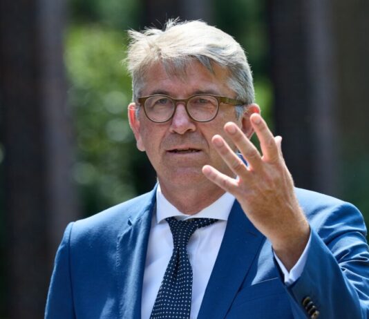 Weimer: Linkspartei öffnet Antisemitismus «Tür und Tor» Kulturstaatsminister Weimer hat die Berliner Linkspartei scharf attackiert. (Archivfoto)