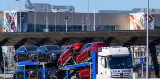 Tesla schiebt Werksausbau an – Eine Million Autos als Ziel Der US-Elektroautobauer Tesla will den geplanten Ausbau des Werks in Grünheide in Angriff nehmen. (Archivbild)