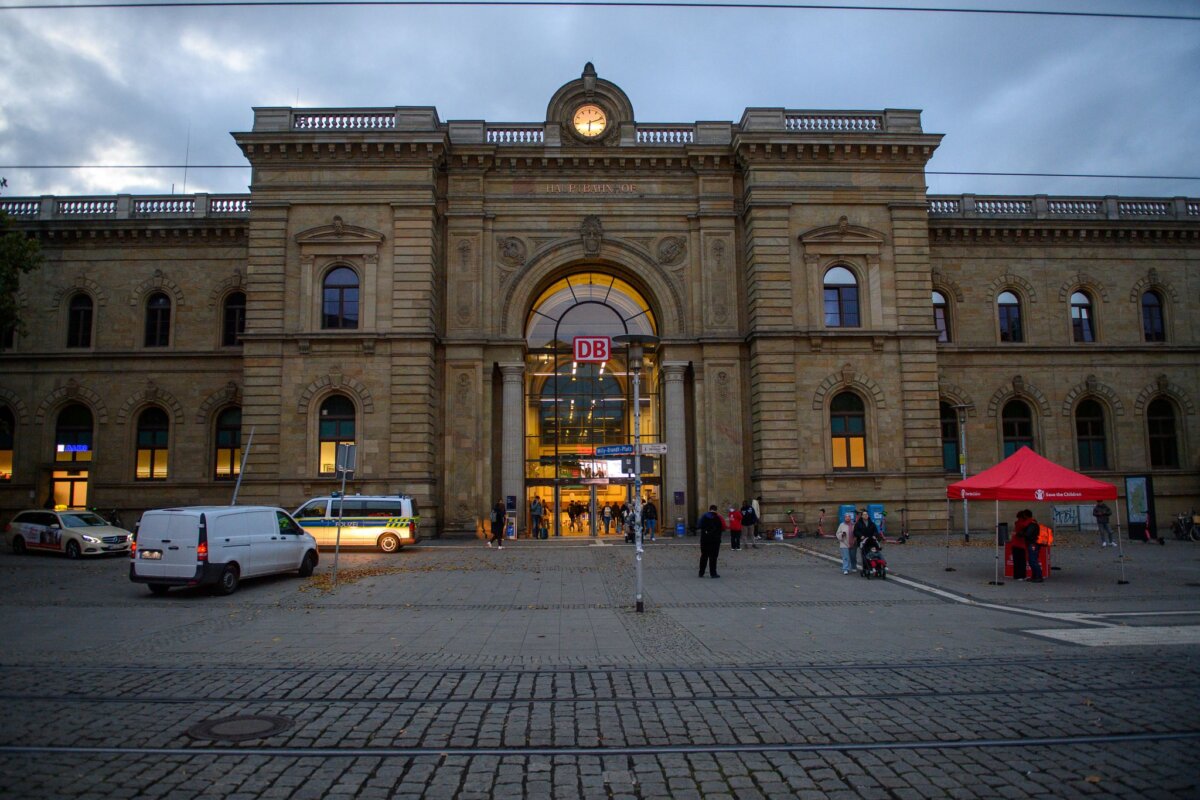 Magdeburger Hauptbahnhof Defekter Reisezug aus den Niederlanden sorgt für Störungen im Bahnverkehr (Illustration).