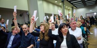 Berliner Linke entscheidet über Koalitionsverhandlungen Zum Linken-Parteitag kommen die Delegierten in Lichtenberg zusammen. (Archivbild)