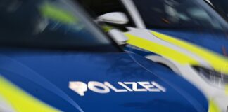Fluglehrer landet Kleinflugzeug nach Motorausfall Bei Schönhagen sind zwei Männer bei einem Unfall mit einem Kleinflugzeug verletzt worden. (Symbolbild)